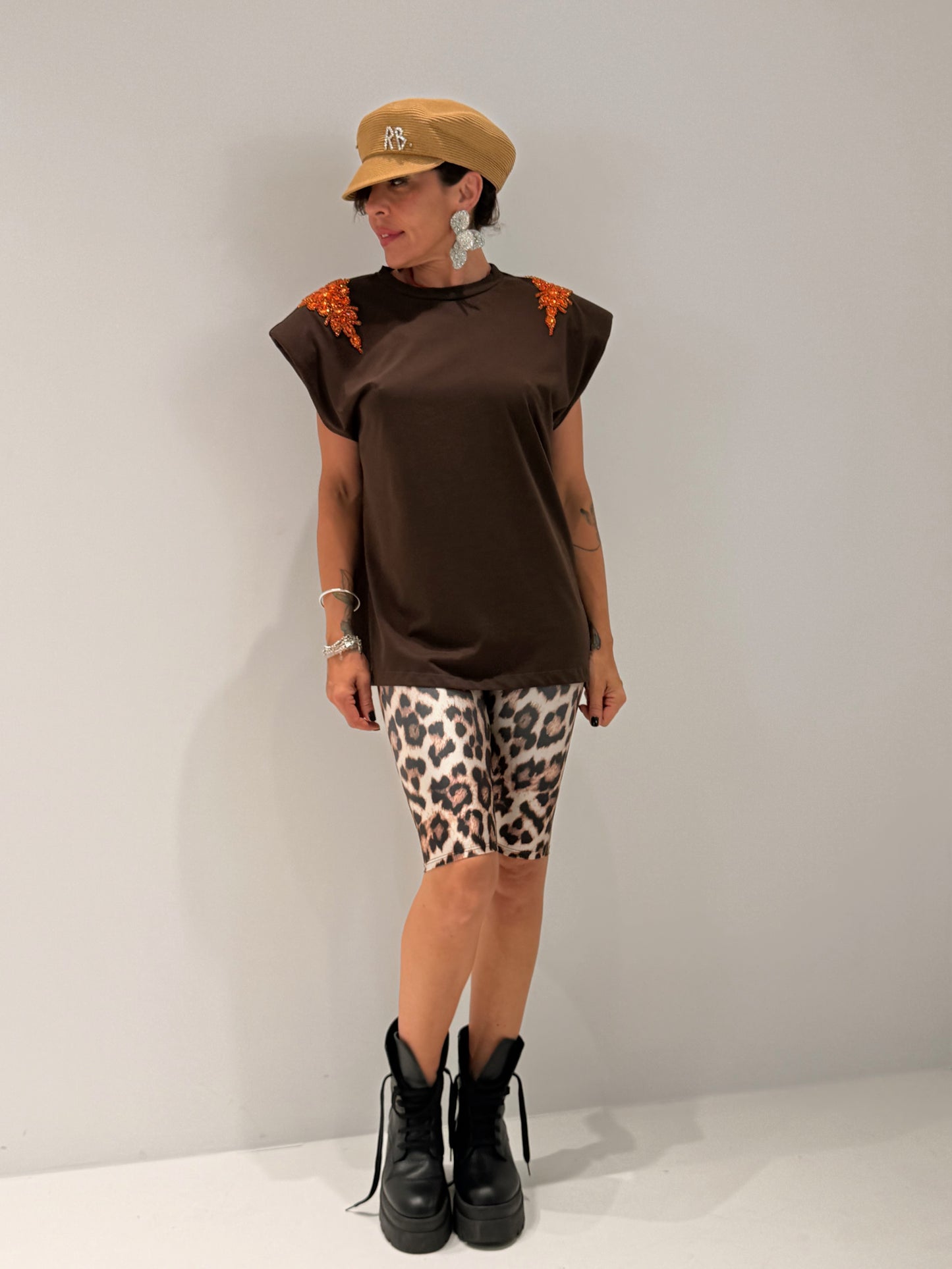 T-SHIRT LULAS MARRONE