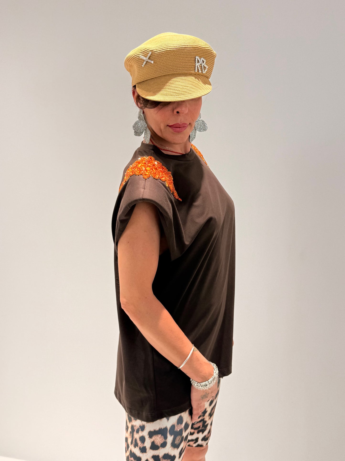 T-SHIRT LULAS MARRONE